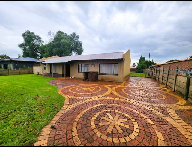 3 BEDROOM HOUSE SOLD IN ROTHDENE